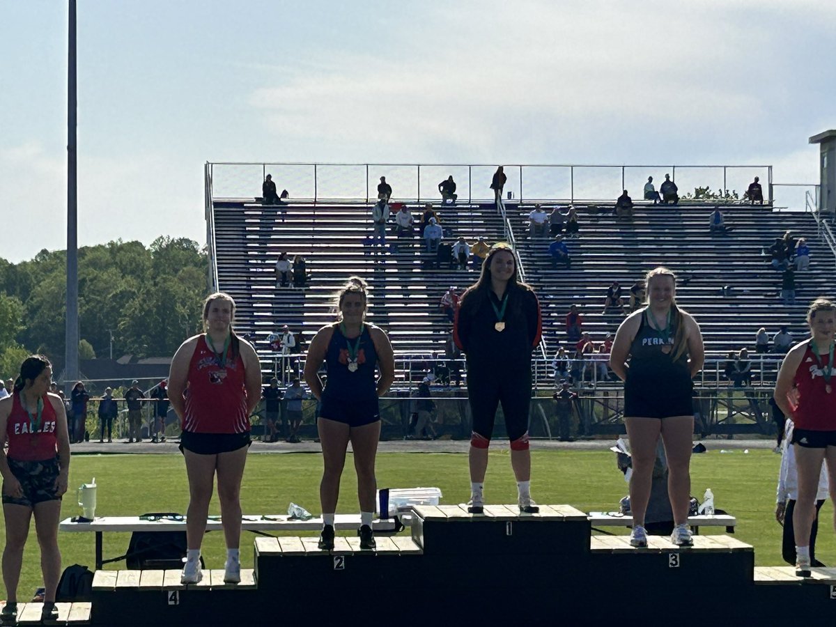 Alyssa Palmisano with a huge PR and a 6th place finish at Regionals!!