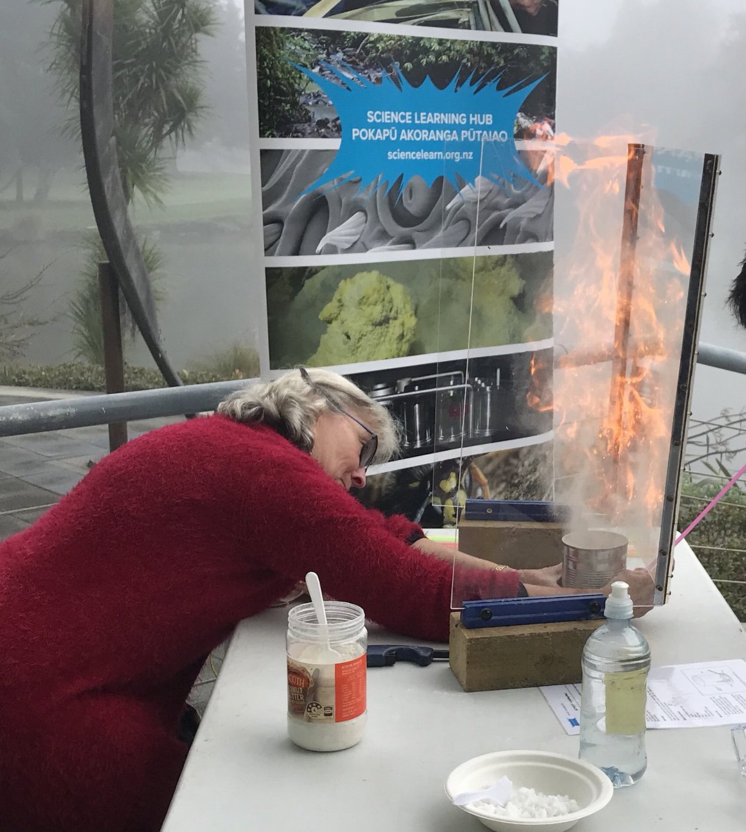 NZScienceLearn's tweet image. @waikato Open Day has started with a blast! Come and see us #sciencelearninghub and talk #education