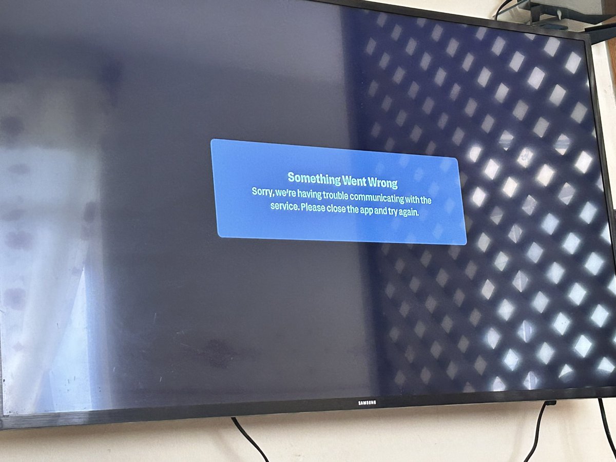 ninofobia11's tweet photo. @HBOMaxSoporte esto es lo que me aparece en mi dispositivo roku modelo 3960x - roku express https://t.co/2Tpt0TrYjE
