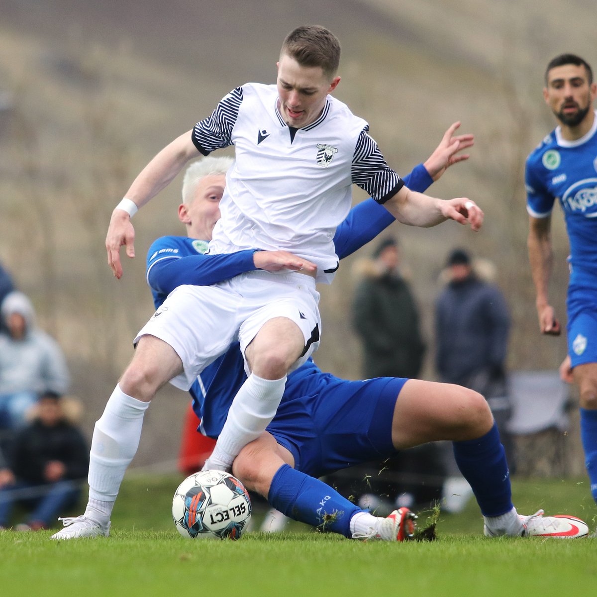 arborgfc's tweet photo. Eitt eitt á Grýlunni. Hamarsmenn náðu að halda aftur af okkur. @ingi_rafn með mark af dýrari gerðinni. Áfram taplausir, áfram gakk. #arborgfc #hestajoi #arborgallt https://t.co/5fT9wVC1CL