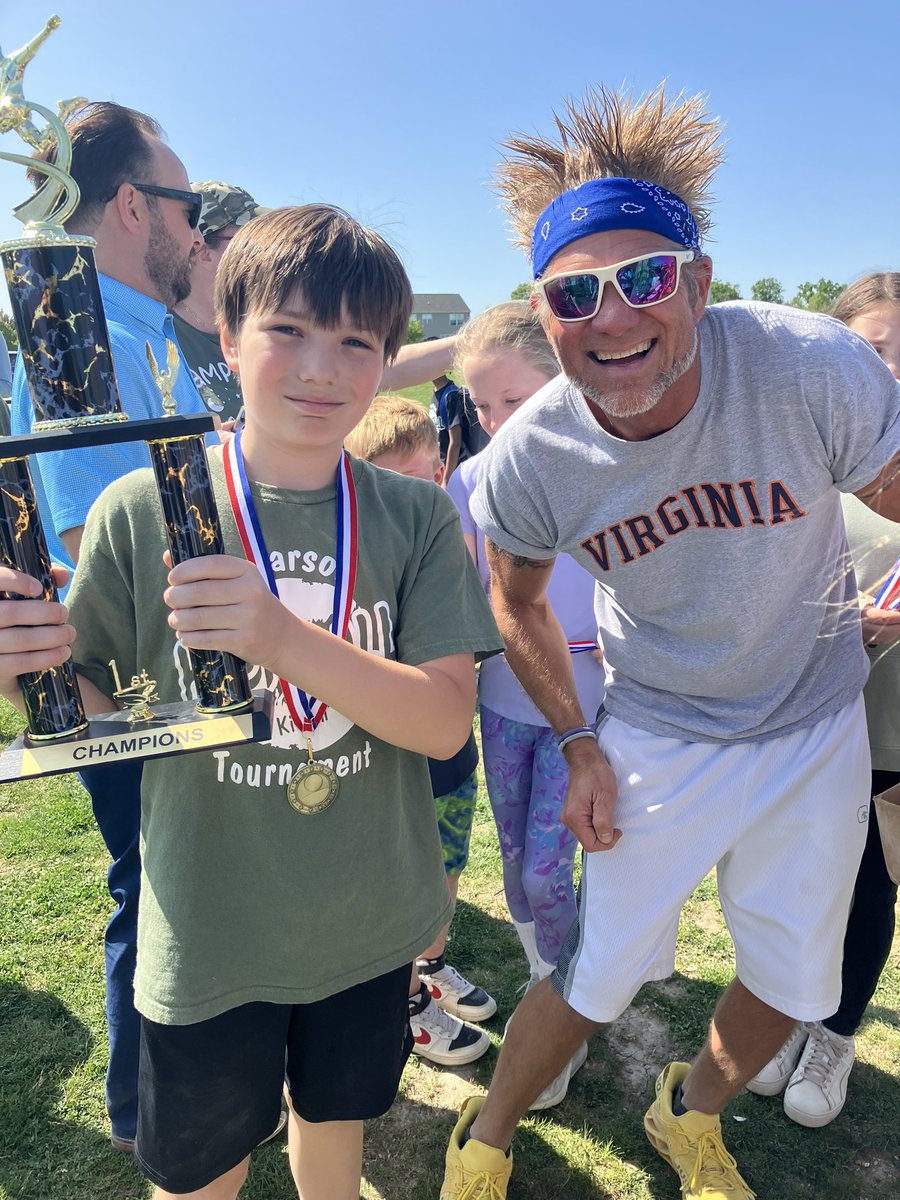 nysun25's tweet photo. Kickball champions! 🏅@SLCSpearson https://t.co/vhbxYV5uOx