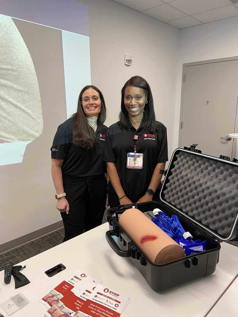 JCMedCenter's tweet image. Today is National Stop the Bleed Day and our Security Team received valuable training on bleeding control techniques that could save lives. #Ourtraumateamsaveslives #StoptheBleed #acos #hudsoncountynj