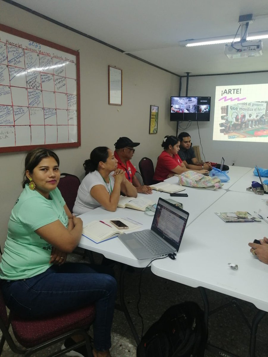 JuventudesCUTH's tweet photo. 🟣 Fortaleciendo alianzas 🫱🏽🫲🏼
#JCUTH atiende el llamado 🗣️ de #SITRATERCO para incorporar en su agenda sindical 📒🖊️ la organización y formación de juventudes 📢📚.
¡Presente que moviliza futuro!
#SomosObrerxs
#CUTH
#JCUTH
#FESTAGRO
#SITRATERCO https://t.co/22BSXnNNoX