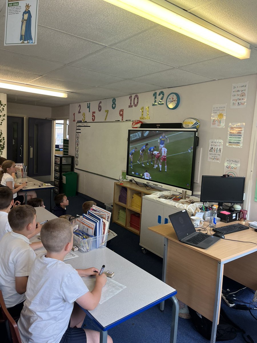 sbcps1's tweet image. Year 4 have also been inspired by a visit from our former pupil today who gave a fascinating insight into what is is like to work as a performance analyst at Middlesbrough FC 💻 ⚽️ 

#sport #football #performanceanalyst #aspirationsweek #proudprimary