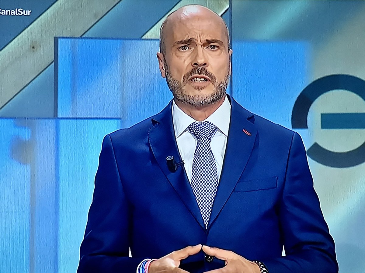 “Hay que apostar por la industria de la descontaminación en #Huelva, y de lo que es un problema puede surgir una oportunidad para generar empleo e inversiones”.
@RGavilanMRH

#eligeHUELVA
#8DebatesCanalSur