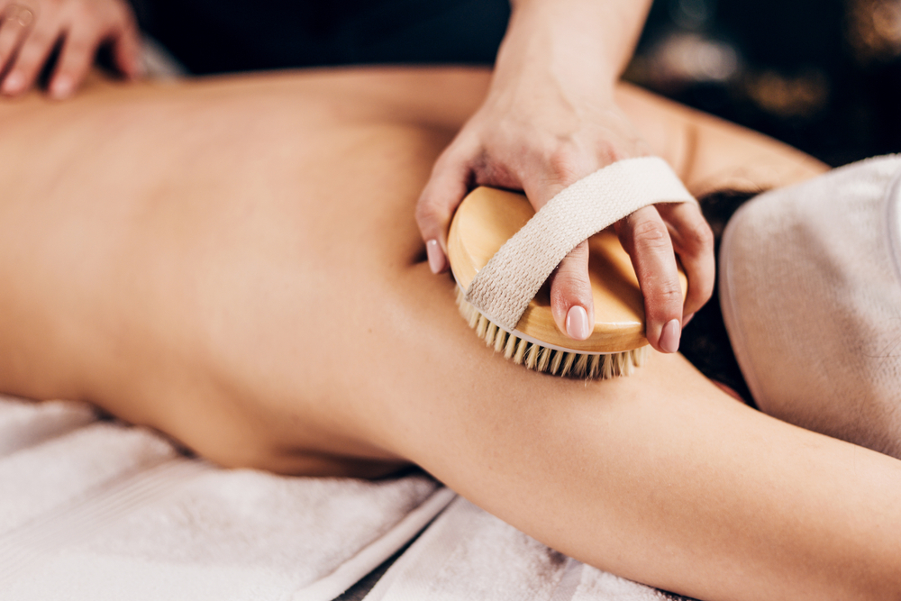 Revitalize your body! Get a professional full-body brush and back massage to reduce tension and nourish your skin. #bodybrush #massage #professionalrelaxation #vitality

Book now for a Mom's Spa  Escape and enjoy the services.