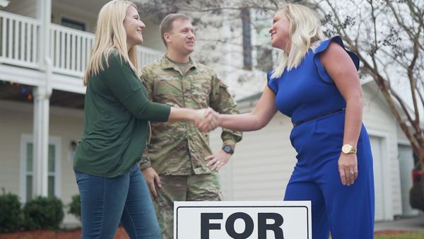 PCSgrades's tweet image. Check out this article on choosing a forever home, so you'll be ready when it's time to plant your roots!
pcsgrades.com/cms/blog/choos…
#PCS #PCSing #PCSgrades #Retirement