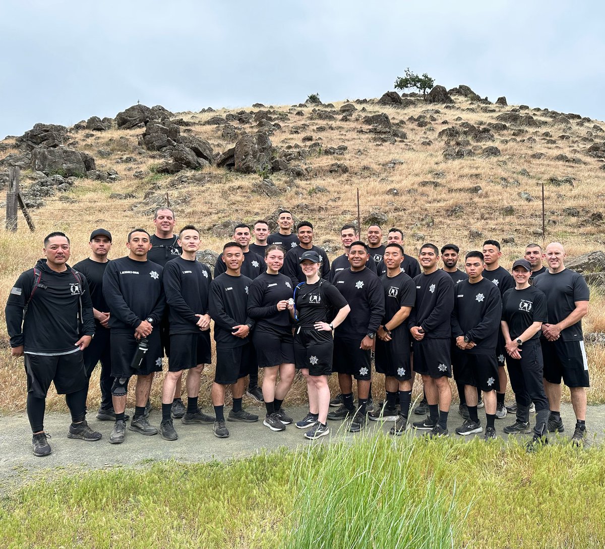 SJPDRecruiting's tweet photo. SJ45 Hat Pin Run 📍 

During the last week of Academy, the Recruits do a run to earn their Class A hat pins. 
#run #academy #lawenforcement #policeofficer #recruit https://t.co/Rp9B0MAk8W
