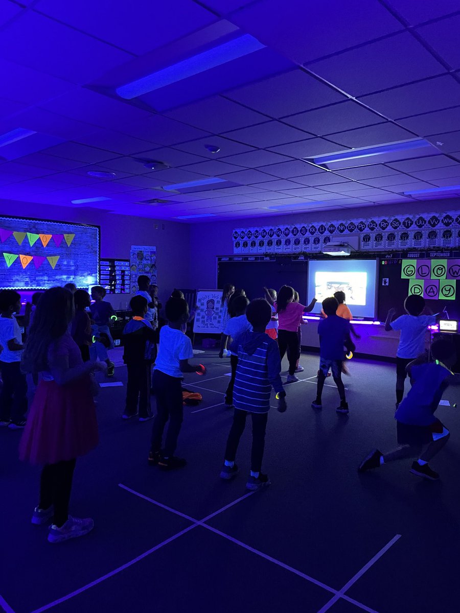 Mrs. Hixson tweet media