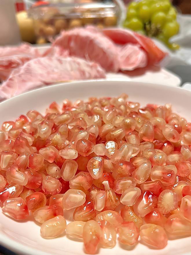 #Pomegranate can help reduce the risk of heart disease and stroke because it reduces the bad cholesterol in the blood while raising the levels of good cholesterol.