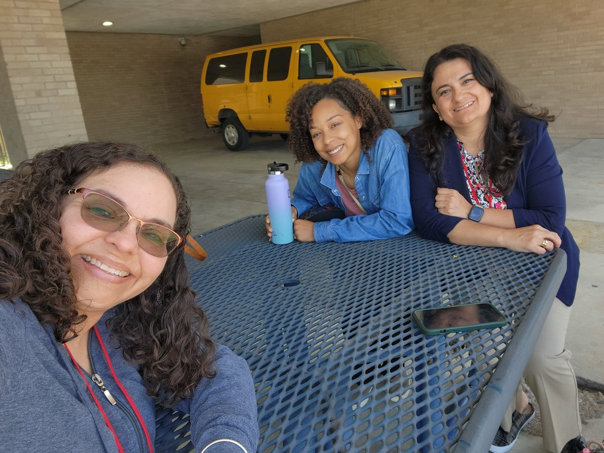 Anlyacosta's tweet photo. K-5 Math Eureka Teacher Launch Day 1 ✅️ @Almeda_Elem @msbowman7 @LozanoBeldy https://t.co/IAmVtnsRsA
