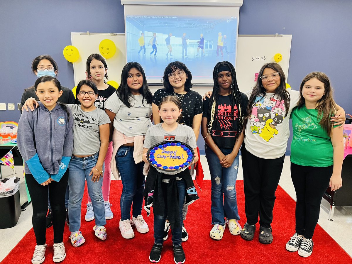 jessgarcia2021's tweet photo. Had the pleasure to meet some fantastic 5th grade ladies who are ready to conquer middle school! π€©We had fun making memorable crafts with items from home! #girlgoals
#cablecubs https://t.co/sdOstsRNMe