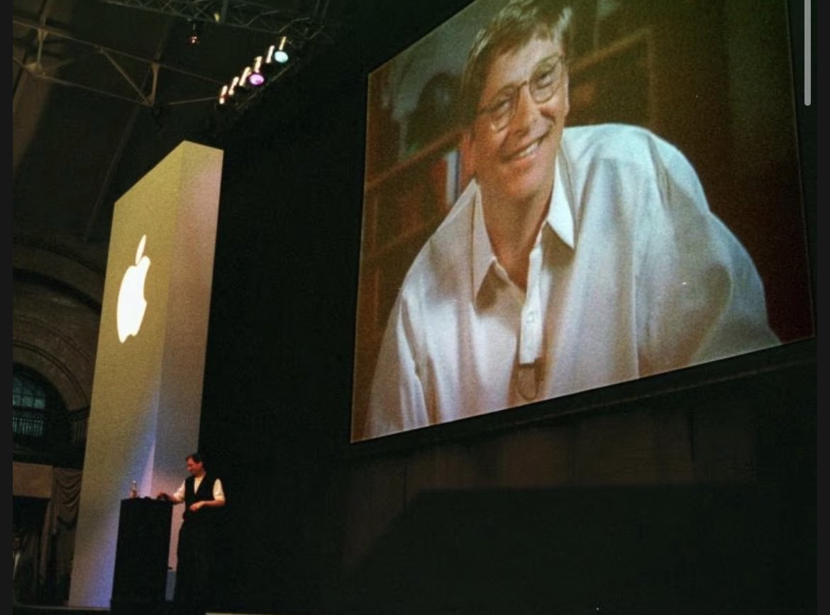 Does THIS remind you of THIS?? Cmon it’s crazy. Who remembers the day??