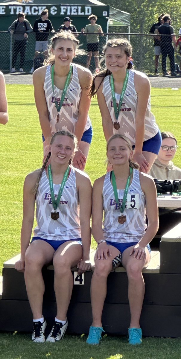Girls STATE qualifiers in the 4x8