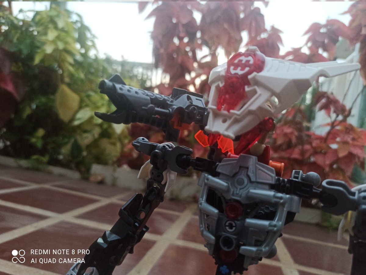 Zernt_legacy's tweet photo. El marendar la perdición de los toa
#Bionicle
#legobionicle
#marendar
#lego https://t.co/8l1rDP54qO
