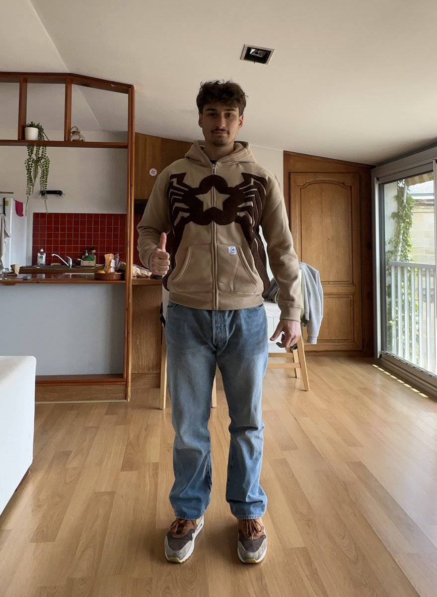 maxime_aml's tweet photo. salut l’ekip j’ai kop un p’tit veston vous en dites quoi ?!? 
surtout les gars
#swag #mode #ptitcéfran https://t.co/D7RktTDIwS
