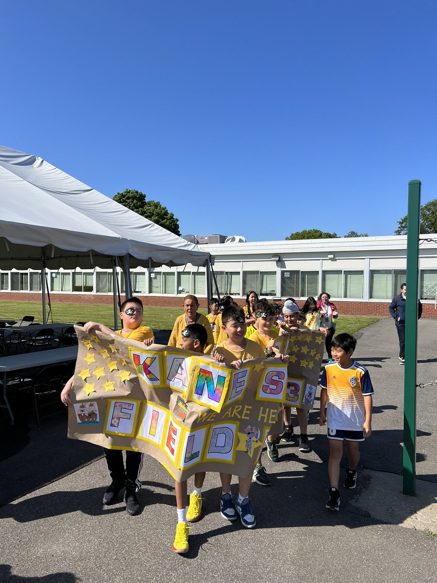 jyoonjericho's tweet photo. Field day at @JRRS_Jericho was so much fun!!! Thank you @coachmul and @jerichophysed for organizing and running the whole event! Here are some pictures and a video to share the excitement! @JoannaKletter @JerichoUFSD https://t.co/9GNxFuEvQa