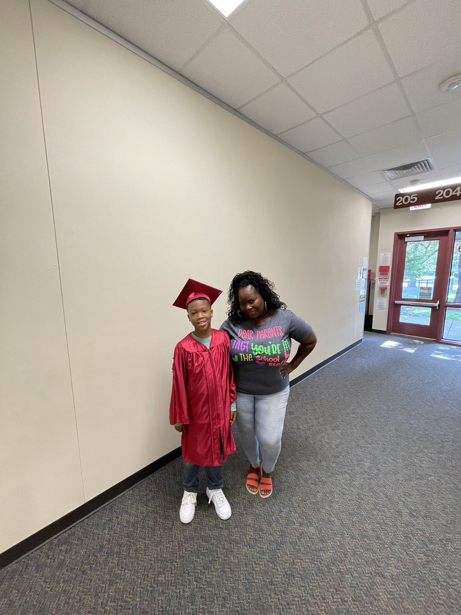 MrsDoTheMath's tweet image. “My teacher gave the best gift of all….believing in me”💕💕💕 I’m forever grateful to you ladies for pouring into my Sonshine ✨ @MsFigueroa10 @RaveMiss @Heartwork17 @aitken_ms @Alexander_AISD