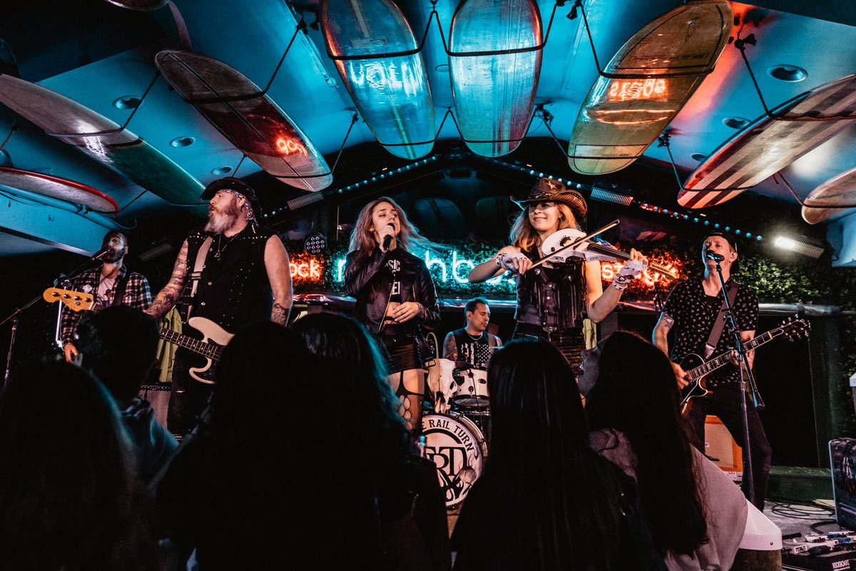 TripleRailTurn's tweet image. Thank you for a KILLER show and kick off to our summer North Beach!!! We can’t wait to spend every Tuesday with you!