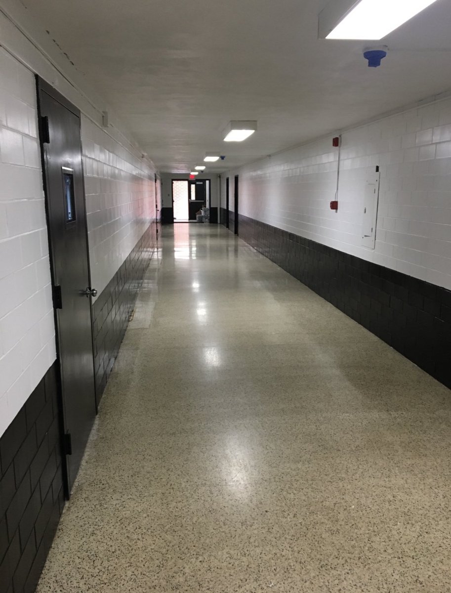 Danny__Irwin's tweet photo. Transformation takes time &amp; man hours to make it happen! 

3.5 years in the making, thank you to everyone who helped bring this hallway to life!

#ClimbTheHill 

@KJ_Branding https://t.co/qTtHB7DZUV
