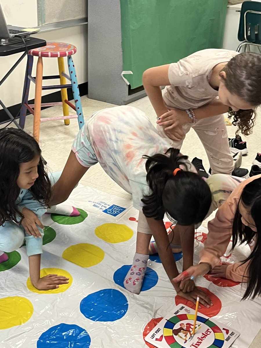 Leila Kanzer tweet media