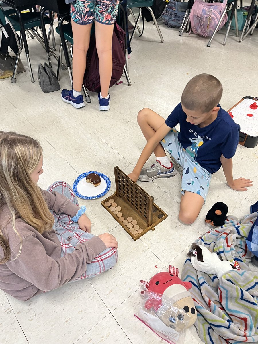 Leila Kanzer tweet media