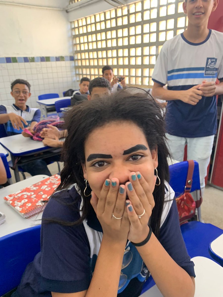 miirandvsl's tweet photo. oi gnt, minha amg trabalha com design de sobrancelhas e pediu pra divulgar o trabalho dela, qm quiser me fala https://t.co/JtZoWQVBAT