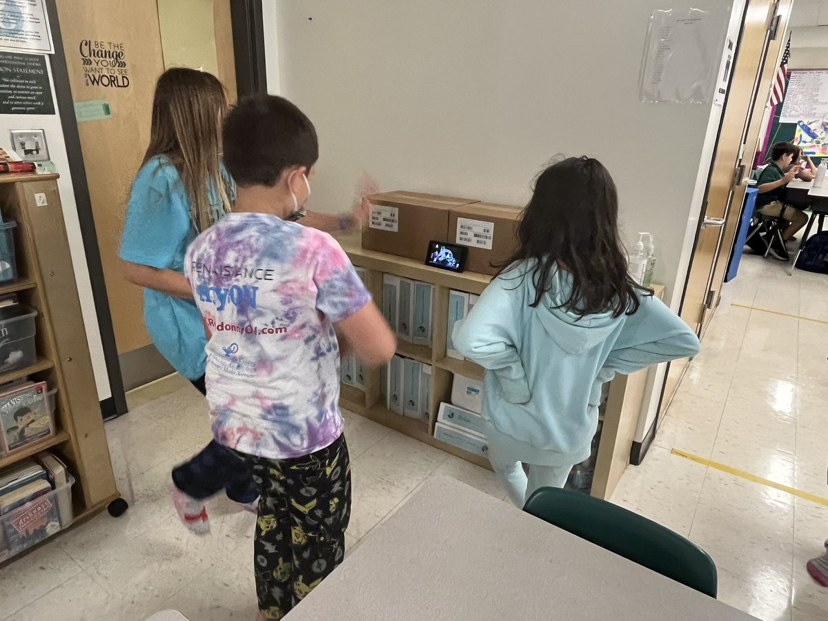 Leila Kanzer tweet media