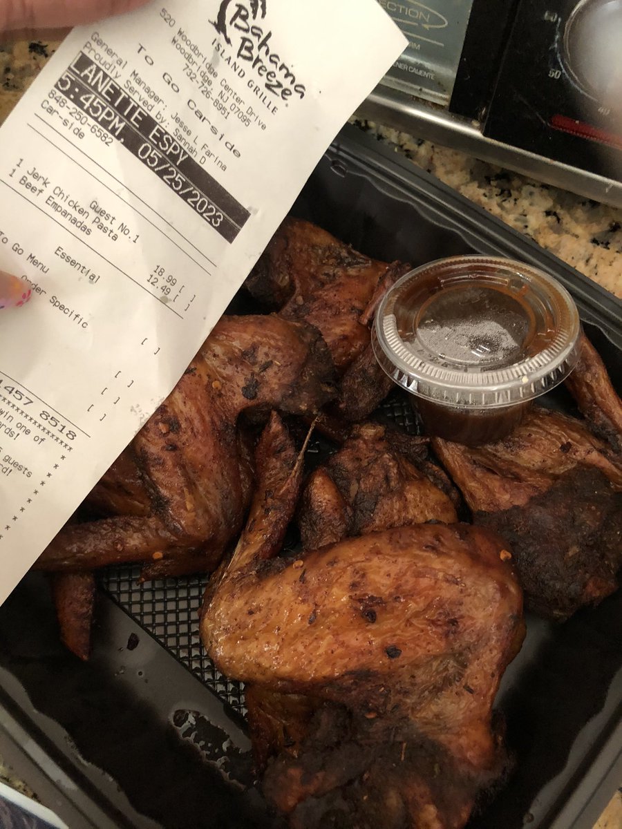 OooLaLaBlog_'s tweet photo. Thanks for the wrong order @BahamaBreeze lol 🤦🏽‍♀️ https://t.co/AJv5CxP2OF