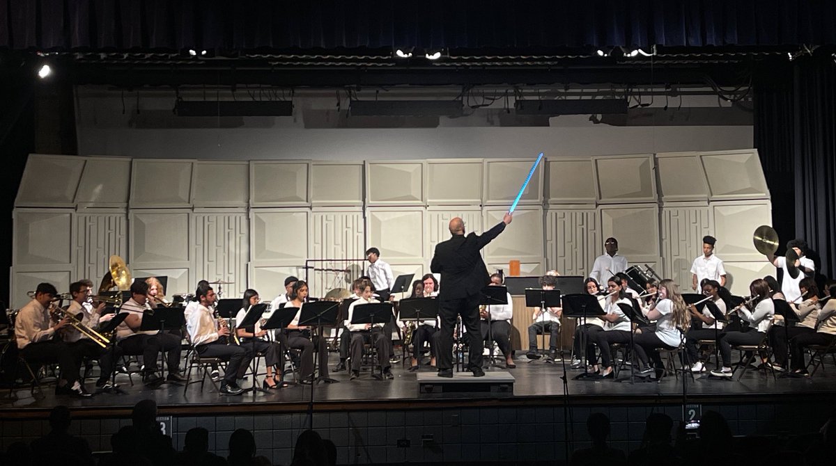 If your band director isn’t conducting the school spring concert with a lightsaber, they’re doing it wrong. 🌌 🤣
#Peekskillpride #KeepingthePromise