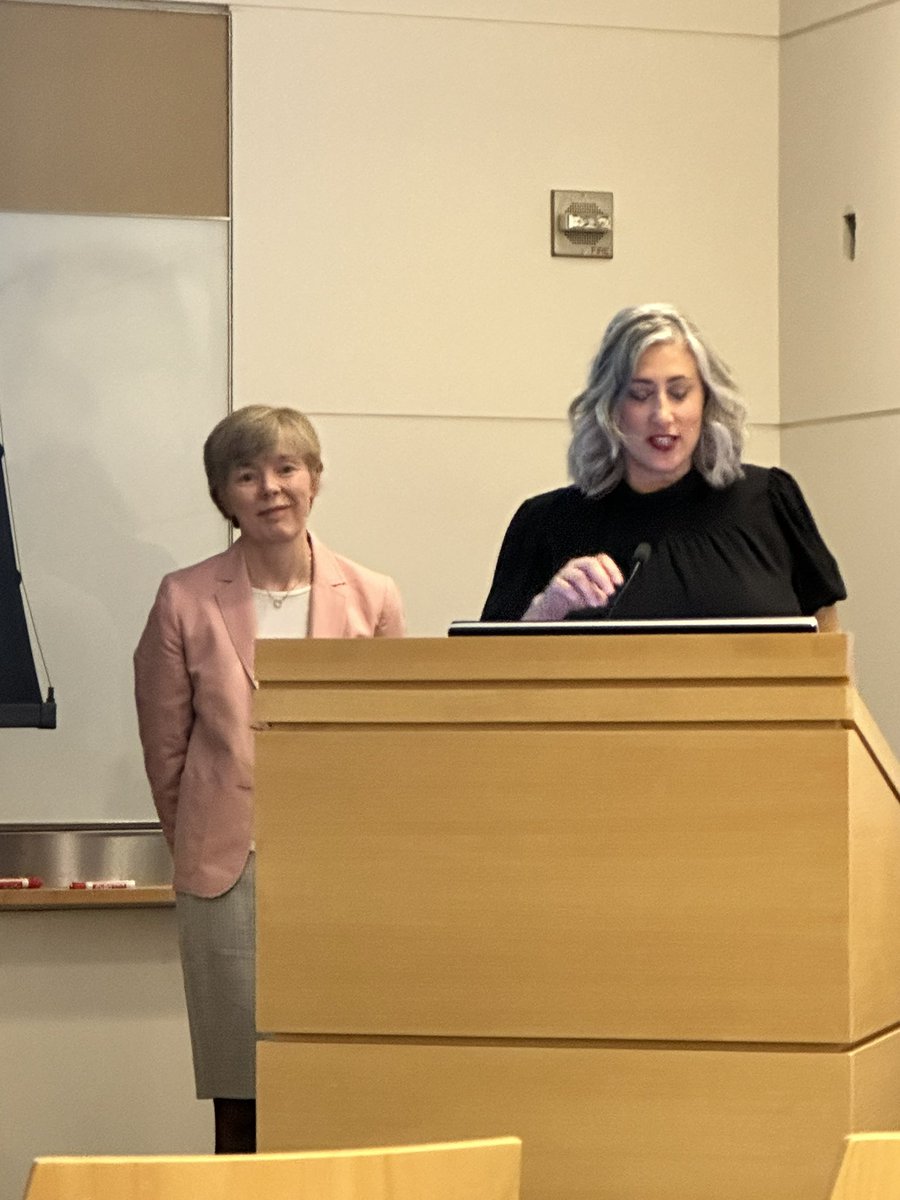 Brilliant @MSKCancerCenter Hospital Research Forum by 3 fierce clinicians making strides in an incredibly hard disease to treat & research #PancreaticCancer
👏🏽@ciacobu 👏🏽@EileenMOReilly & 
👏🏽@AnnaVarghese4 (not pictured) Nice to see leaders in the field on the top of their game.