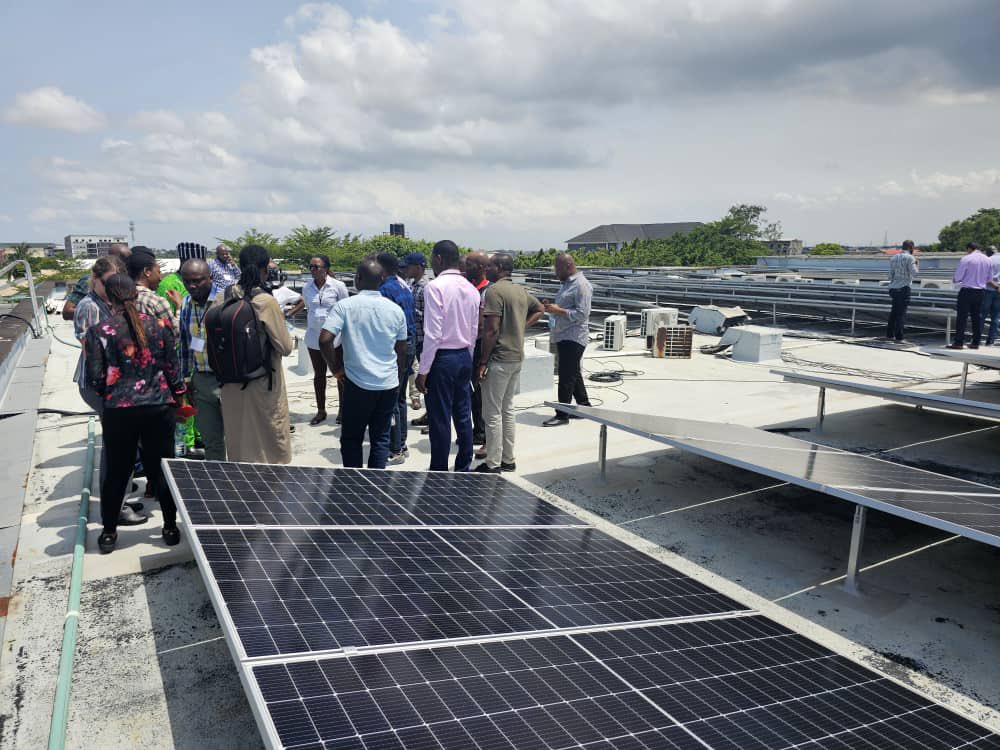 Happy #AfricaDay from Lagos 🇳🇬…Proud to see Nigerian #ETAFellows and partners come together to develop their own clean energy solutions for a #JustTransition in #Nigeria and across #Africa @RMIAfrica @sbabamanu @GitobuKIBITI @mchikumbo