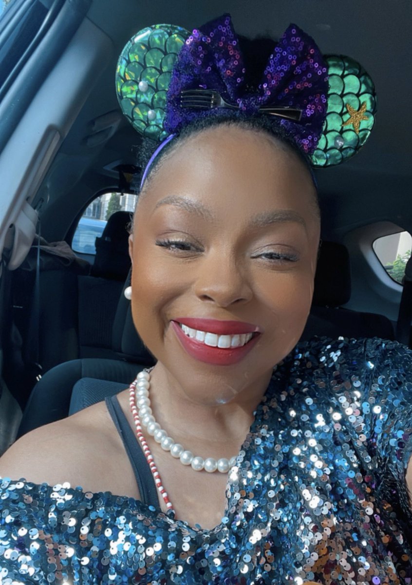 sitiart's tweet image. Dear @HalleBailey, IF YOU STOP BY MADISON YARD THEATER IN ATL TONIGHT…I won’t be mad at ALL!!!! 

Y’all see the dinglehopper. 💅🏽

We OUTCHEA’!! 

#LilMermaid #Yèmojá #BlackPrincess 🧜🏽‍♀️❤️💜💚