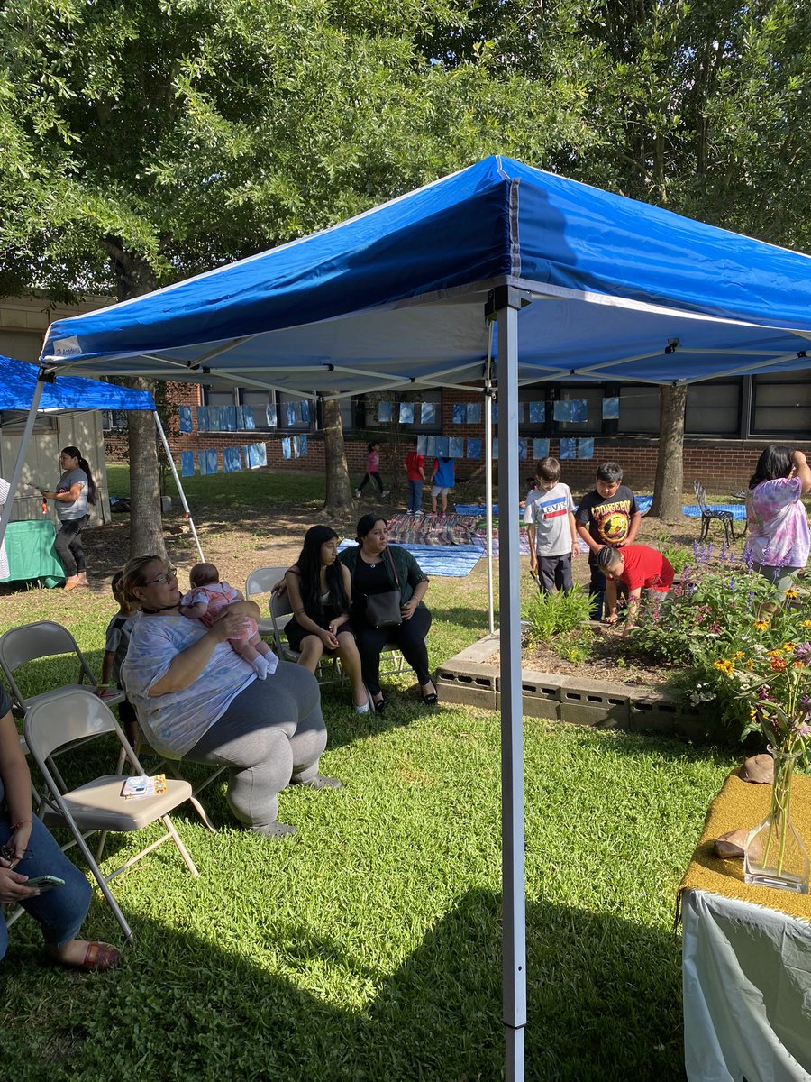 Nature Awareness Program’s First Bug Ball in full effect! Thank you to our awesome art teacher, Ms. Garcia, for bringing this program to our campus. Our 4th grade students are now plant experts 🌿🌾🪻💐🥬🍅 <a href="/MrsCMontoya/">Claudia Montoya-Barba</a> <a href="/ESO3_HISD/">ESO3</a>