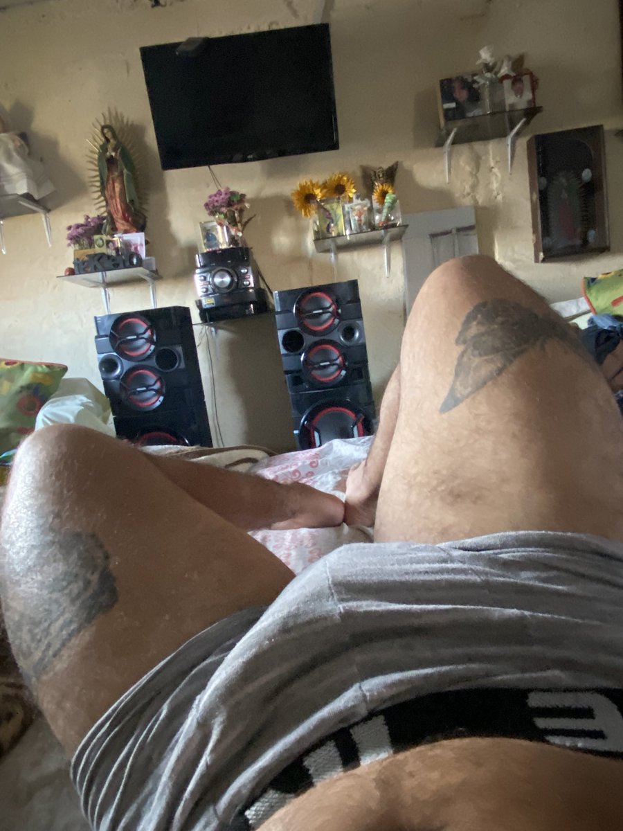 JuniorCaudillo3's tweet photo. Alguien quiere recostarse conmigo ? https://t.co/cxV324uuRJ