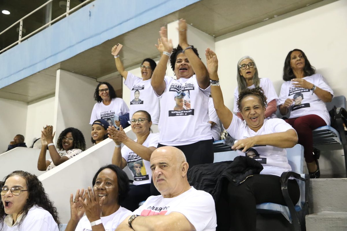 asbrabas's tweet photo. Após entrarem em campo com as atletas, as mães da ONG @asmaesdase, claro, foram convidadas a assistir a partida nas tribunas da Arena Barueri.

A ação é em parceria com a @RespSocialSCCP e tem o apoio da Granito Pagamentos e da OAB-SP

INTERVALO I Corinthians 8 x 0 Ska https://t.co/Oijh15xsBd