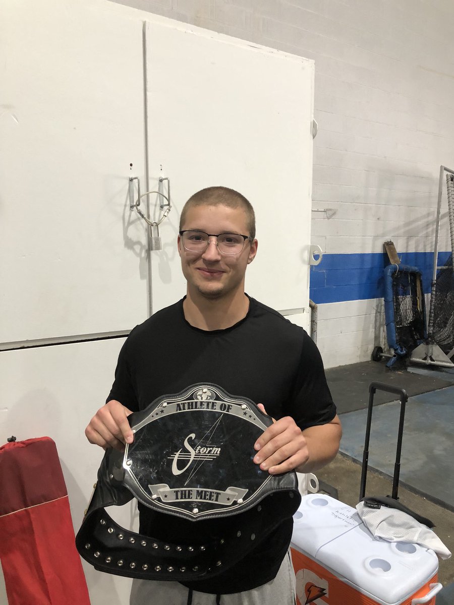 Athlete of the meet was Ethan Davis! Stepped in and anchored our 4x2 to a heat win, new school record and time of 1:30.01!
⚡️⚡️⚡️🐄