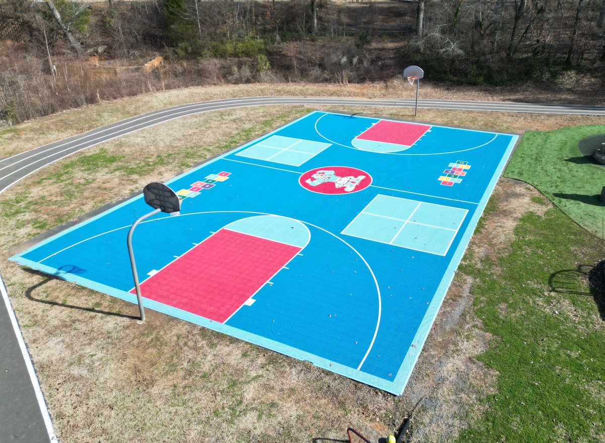 VersaCourt's tweet photo. Whether you need an indoor or outdoor court VersaCourt provides multiple tile and game options to create the ultimate multi-sport experience. Great for families. Great for schools. Great for all the ways you play! 

Check out court options here: https://t.co/TRC0QfWdZE

#Playtime https://t.co/snEeDOr7bb