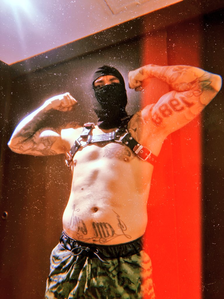 holevandalized1's tweet photo. And yes, I have been a fister for 17 years. ⭕️⭕️🥵🥵🌹🌹😈😈👊🏻👊🏻🐽🐽#Fistee #ffversatile #FistingBottom  #fetish #holevandalized #manhole #FfGay #GayFisting #punched  #FistFuck #GayFist #Alpha #MasterCash #RoseBud #StrenchedHole #footfetish #ManCum #FF https://t.co/vRRZBbHaiP