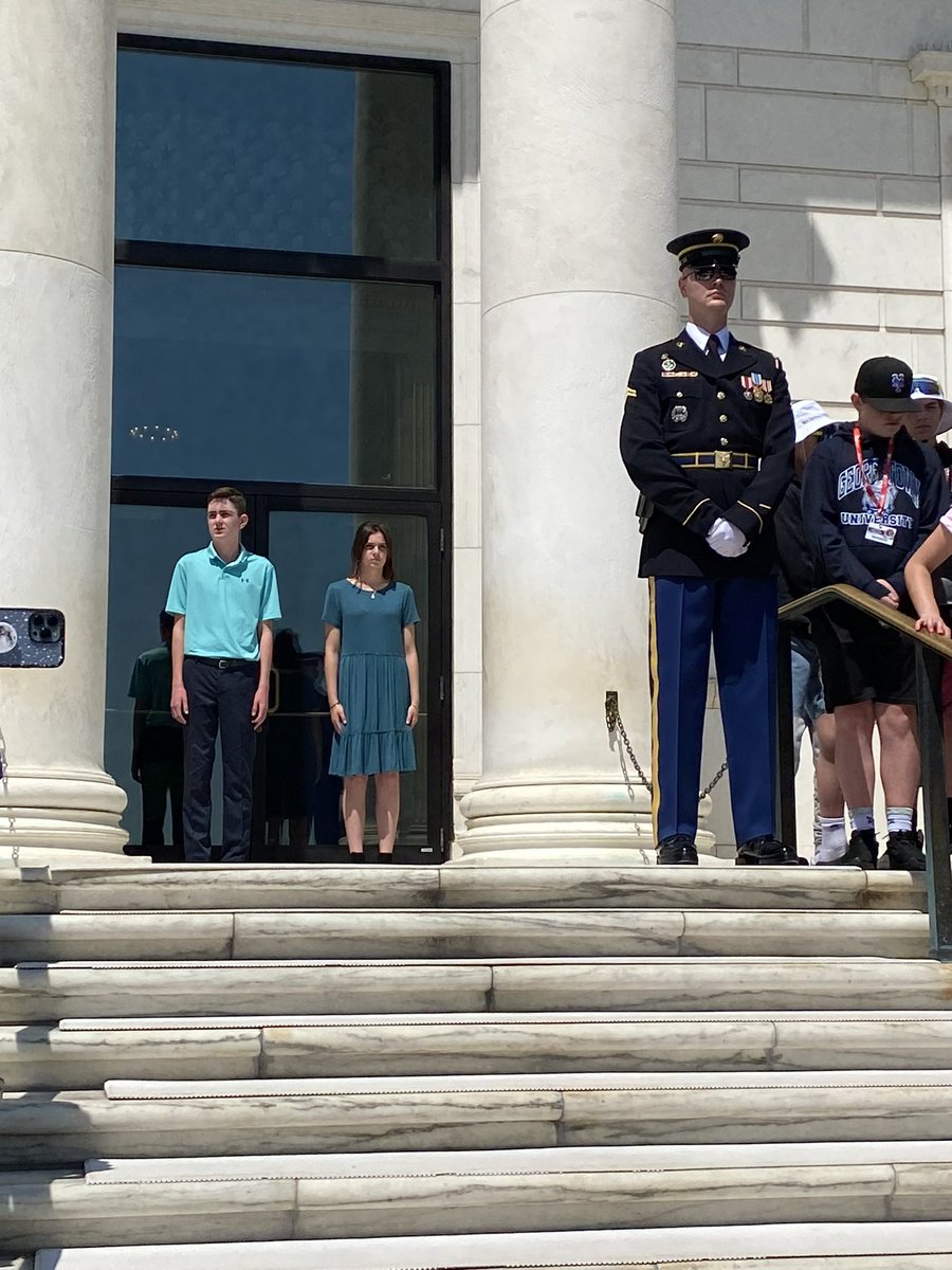 SusanBycoff's tweet image. What an honor! #blakeindc #bmsed #medfieldps 🇺🇸