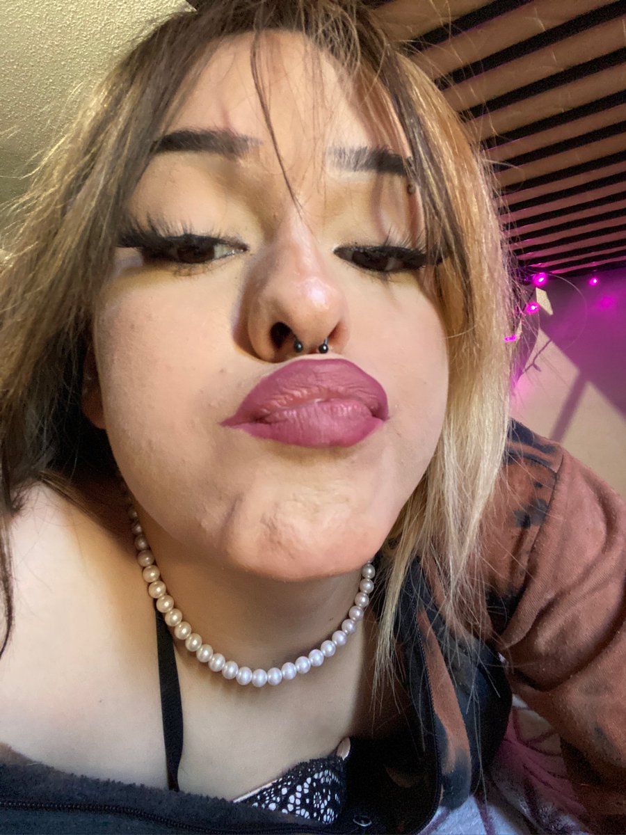 ballzmeowlol's tweet photo. retweet for a kiss hehe #femboy https://t.co/dO7ZOVsgHi
