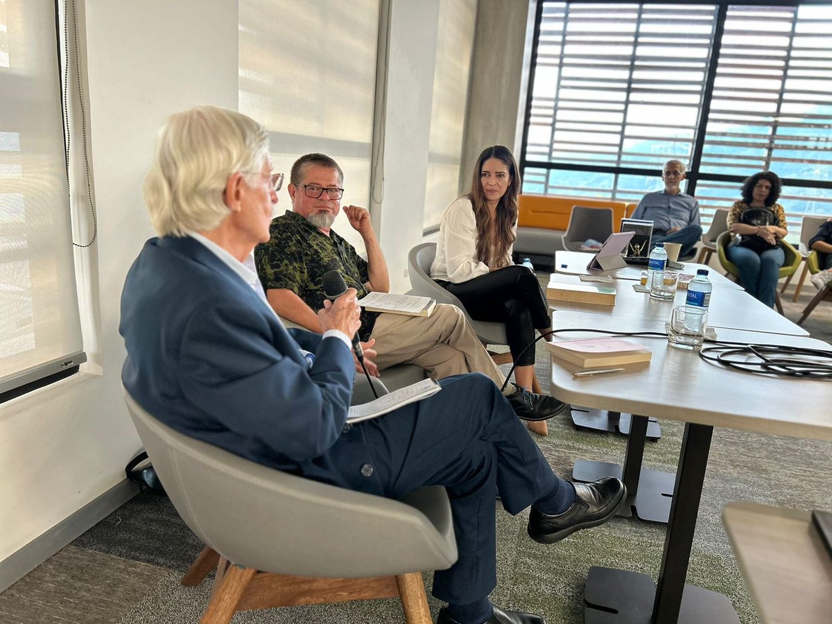 UIS's tweet photo. #CaféConArte llega a la UIS con el conversatorio: "Todos los nombres", una fascinante obra literaria del escritor y Nobel de literatura, José Saramago.

Te esperamos en la Biblioteca del Edificio Bienestar PRO del campus principal. https://t.co/ABaeIRixuA