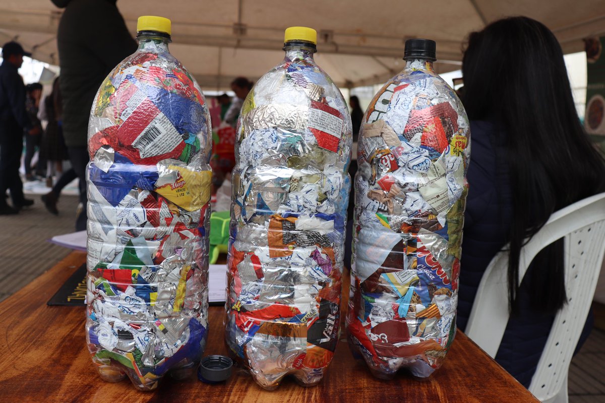 Participamos de la #Reciclatón2023 organizada por la <a href="/AlcaldiaDeZipa/">Alcaldía de Zipaquirá</a>, entregando residuos posconsumo para su correcta disposición. De esta manera aportamos al cuidado del #MedioAmbiente e incentivamos las prácticas responsables con los residuos.