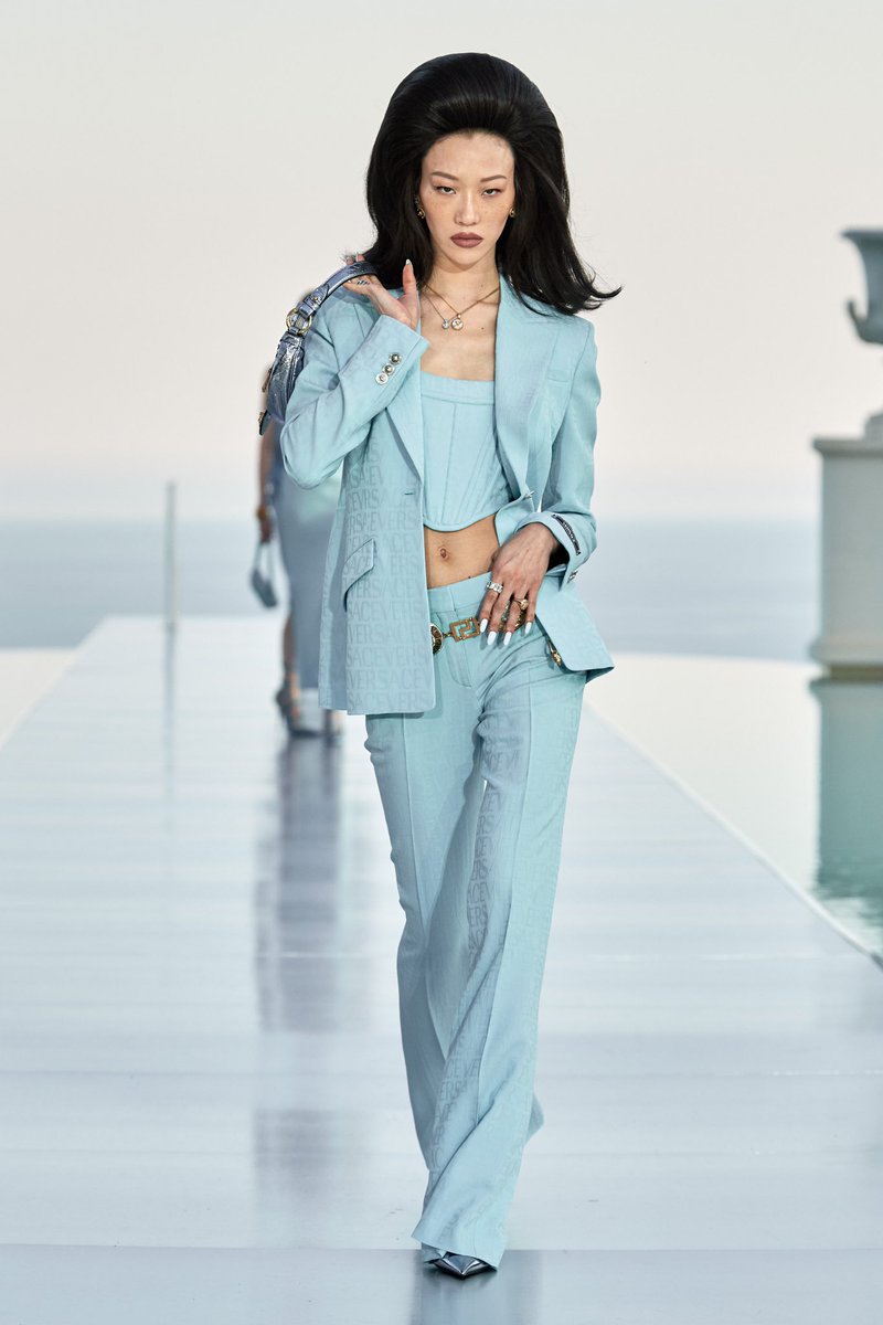 lagoblu's tweet image. Versace Pre-Fall 2023
#Versace #PreFall2023
@Versace