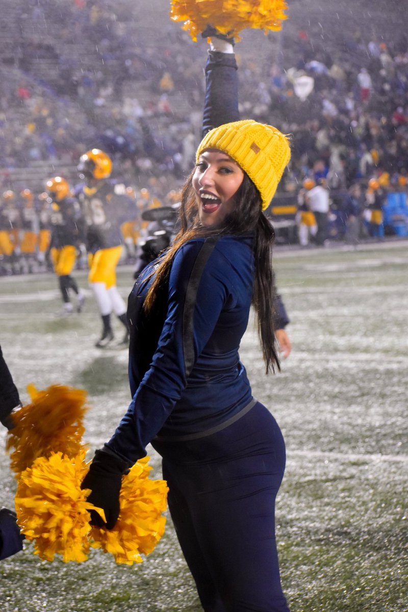 ToledoDanceTeam's tweet photo. Countdown to the first game of the season: 100 days 🤩

HANDS UP if your excited!

#gorockets https://t.co/MaSkN3txPb