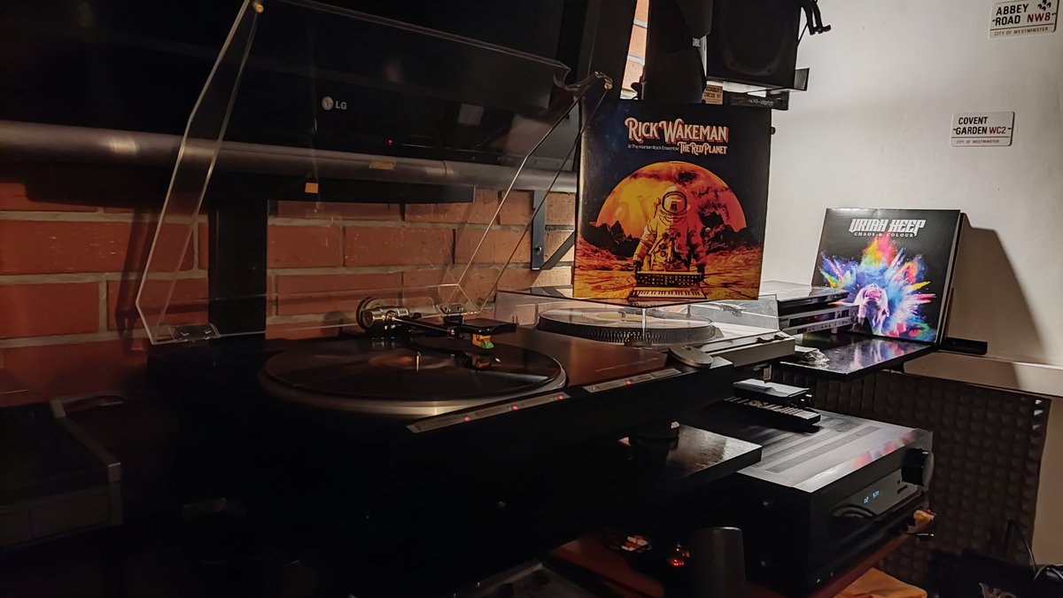 #RickWakeman 'The Red Planet' on my fully restored #Pioneer PL-L1000 Tangential Turntable. A state of the art unit reproducing a state of the art album.. #vinyladdict #vinylrecords #vinylcollection #vinyl #progrock