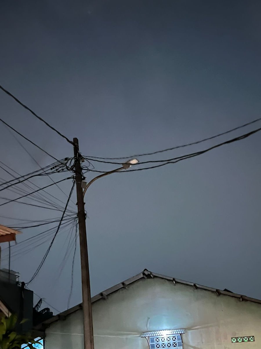 rinabudiman's tweet photo. @pln_123 mohon perbaikan lampu jalan karena mati di Taman Shangrila Indah 1, Jl. Shangrila 3 Buntu Rt.02/03. Terima kasih. https://t.co/EtppZR0fBw