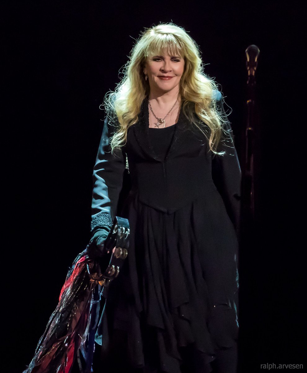 rocknrollgarag1's tweet photo. Happy 75 birthday to the legendary Fleetwood Mac singer Stevie Nicks! https://t.co/BbJ1ly3JOB