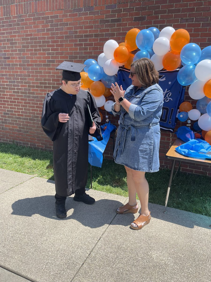 Congratulations TLC graduates!  So proud of you!@MasonHSComets <a href="/MasonSchools/">Mason City Schools</a> <a href="/jodylbergman/">JodyLBergman</a>