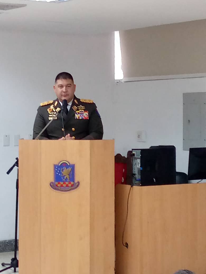 iaesen_umbv's tweet photo. #25May Acto de Entrega Formal de los Trabajos de Grado de los  #Maestrandos en Seguridad de la Nación Cohorte 2022-2023, presidido por el Cddno. GD. Adolfo González Moreno, Director del  CEPE y del IAESEN, donde 35 profesionales demostraron sus capacidades como investigadores. https://t.co/LSHEMVjdl1
